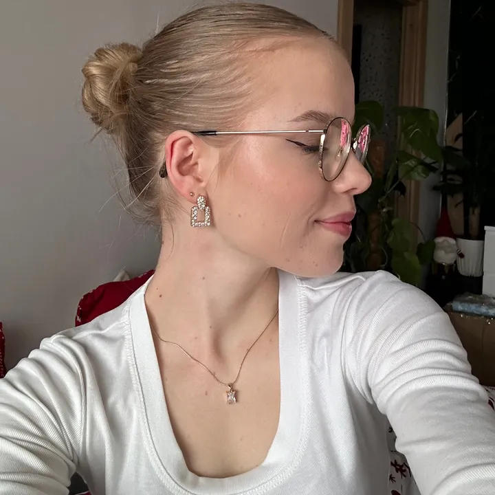 alexandra.bogusz