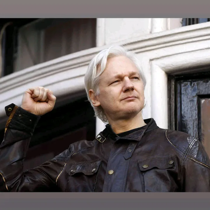 julian.is.free0
