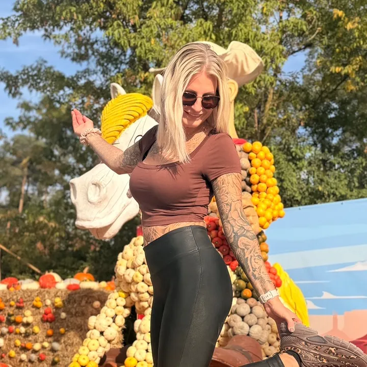 @_isaa_belll