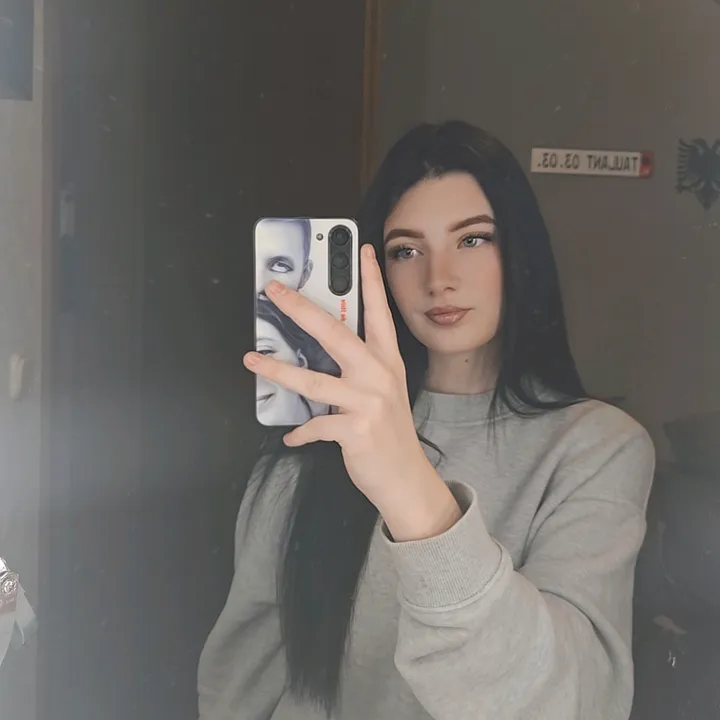 @laraesser