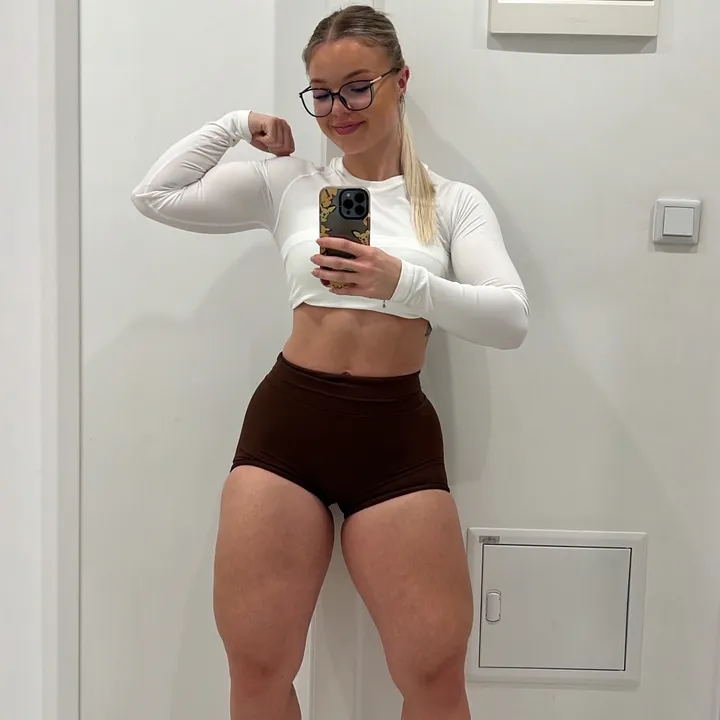 @_mommymewtwo