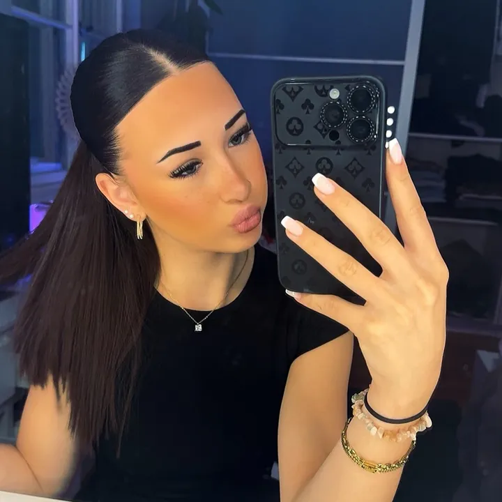 @feli_nbg7