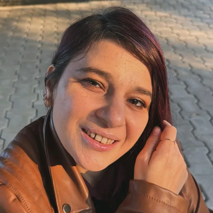 emine.arsl