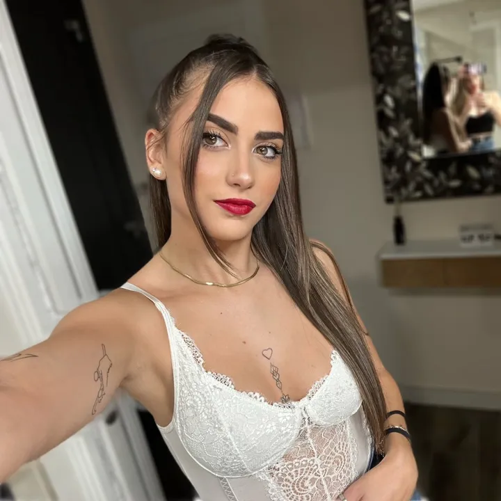 @carleeeta_27