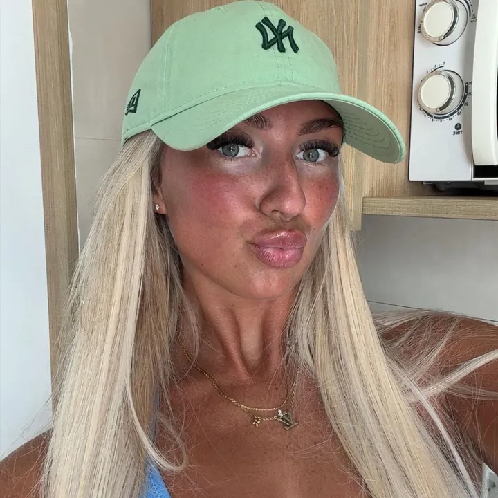 @beckykrystalll