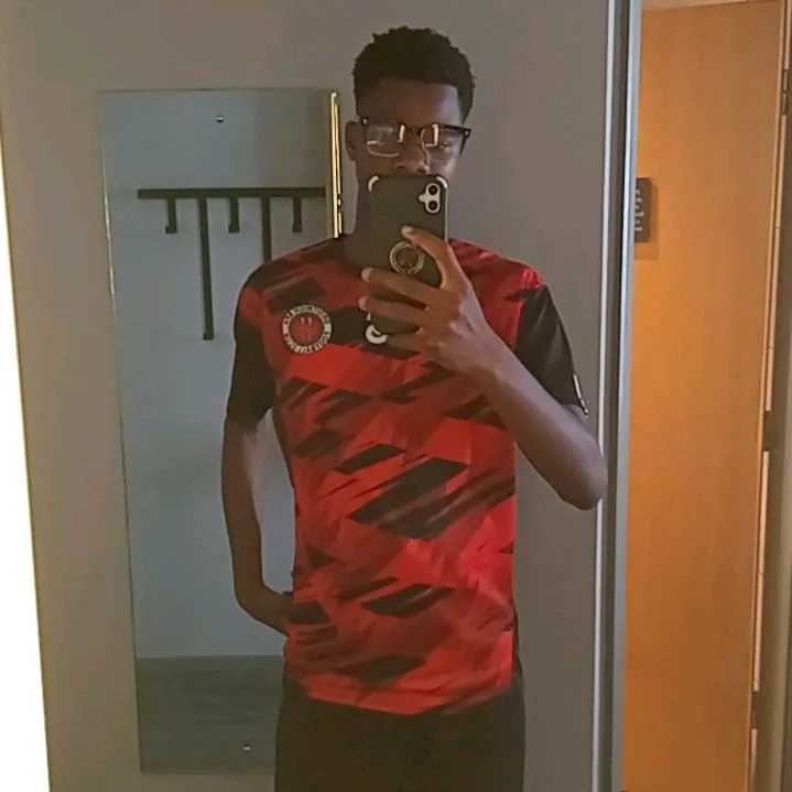 @tdhgfyas