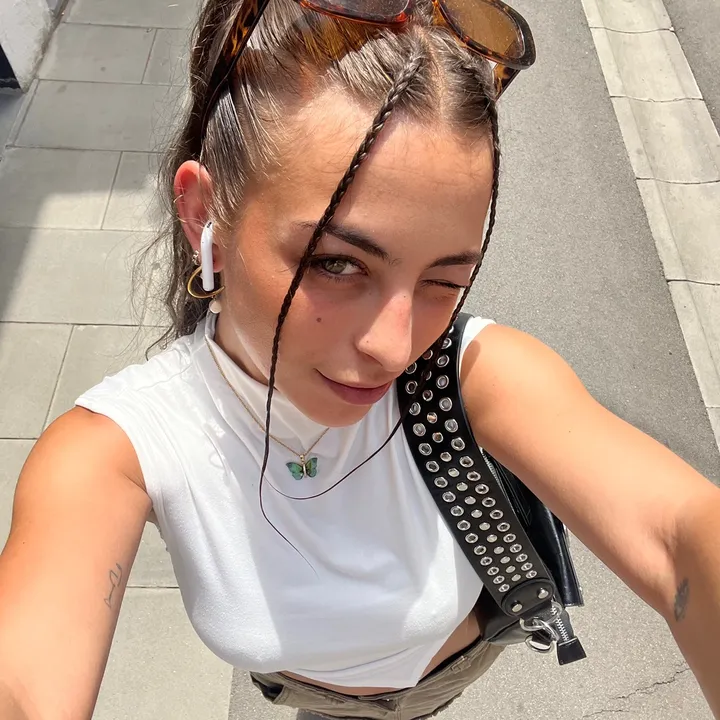 @annaalopez_