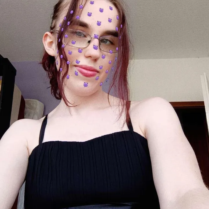 @celine.schne
