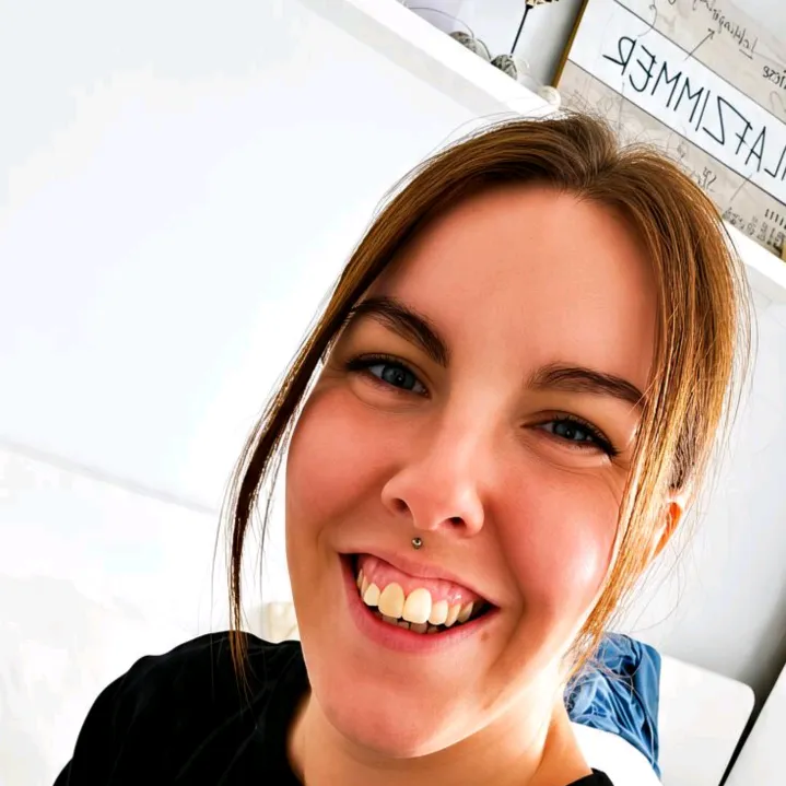 @juliachristineofficial