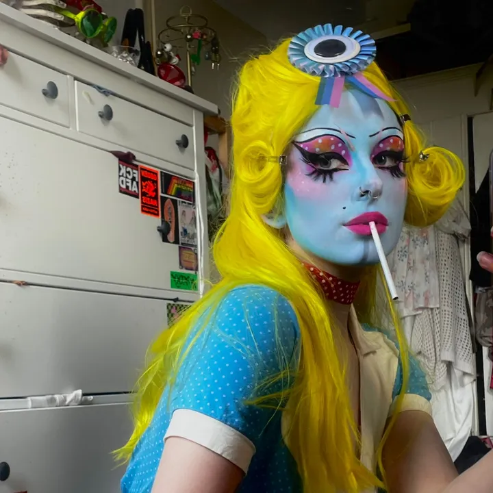 @weirdlywelldressed