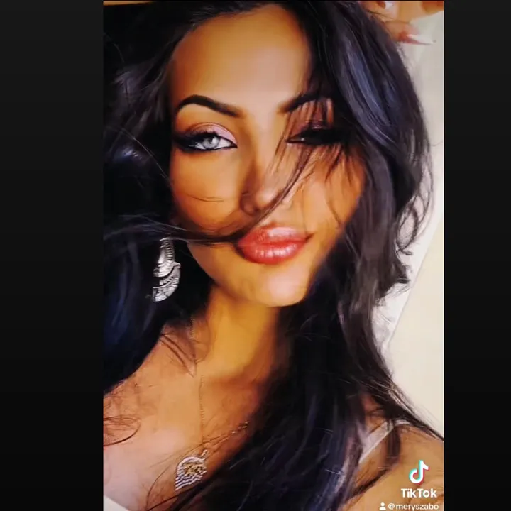 _maria_szabo