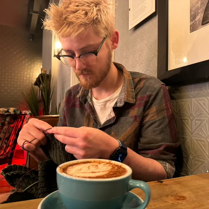 @sadknitting