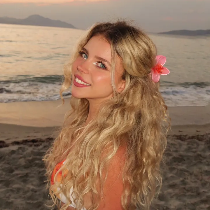 @janaajolie