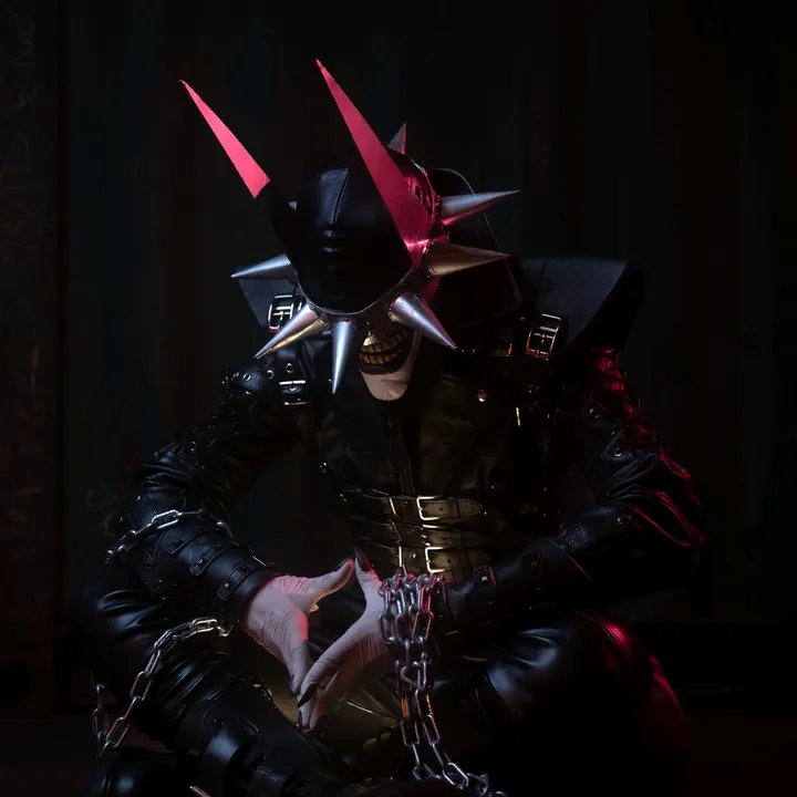@batmanwholaughs666