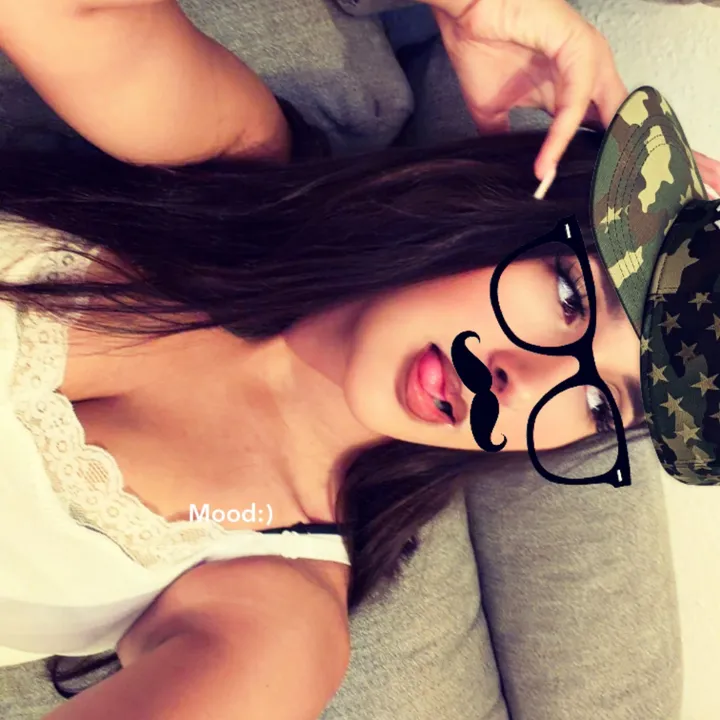 @larissaa.krl