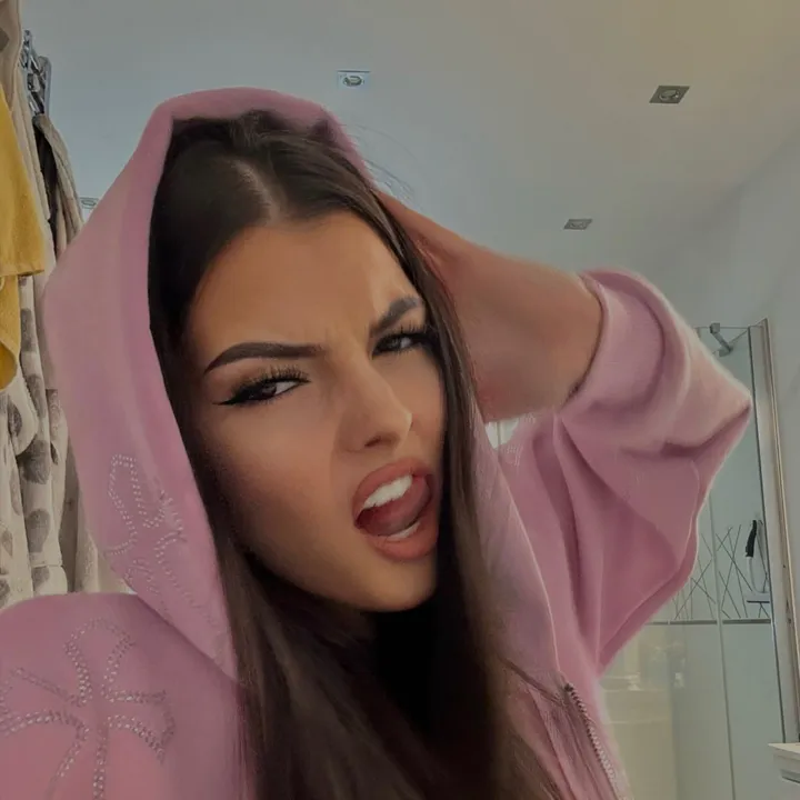 nicole.tr_