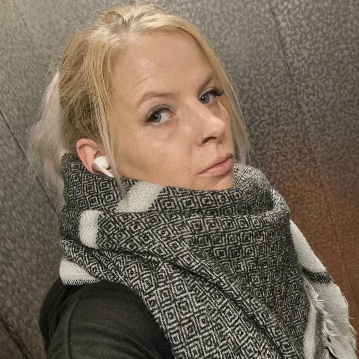 @connysedlaczek