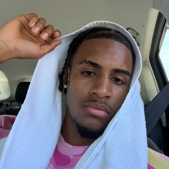 @1zky9