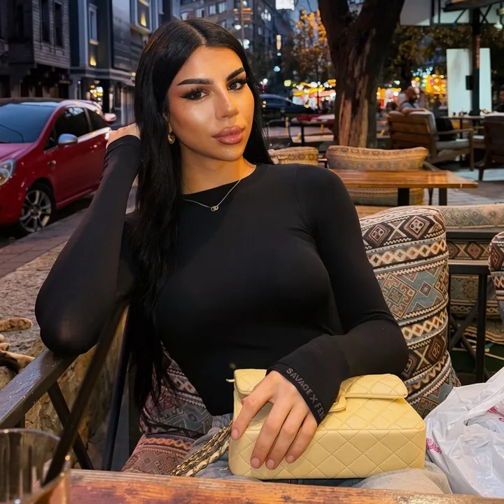 @zarinaofficial.1