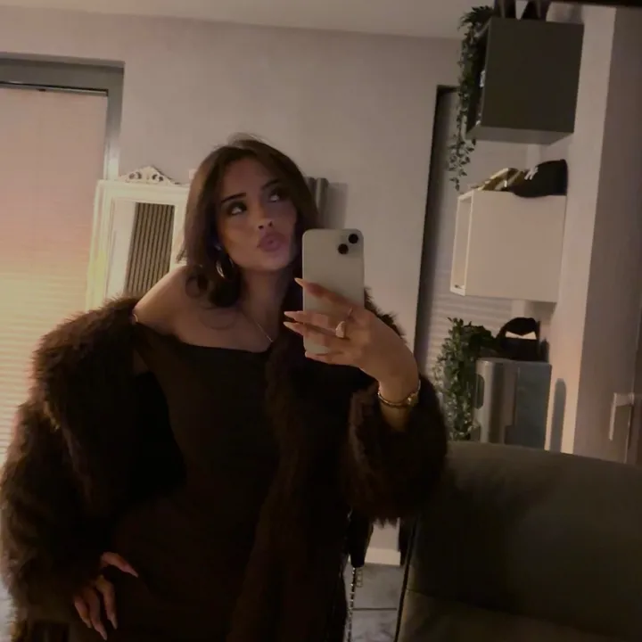 emiliacmzzzn
