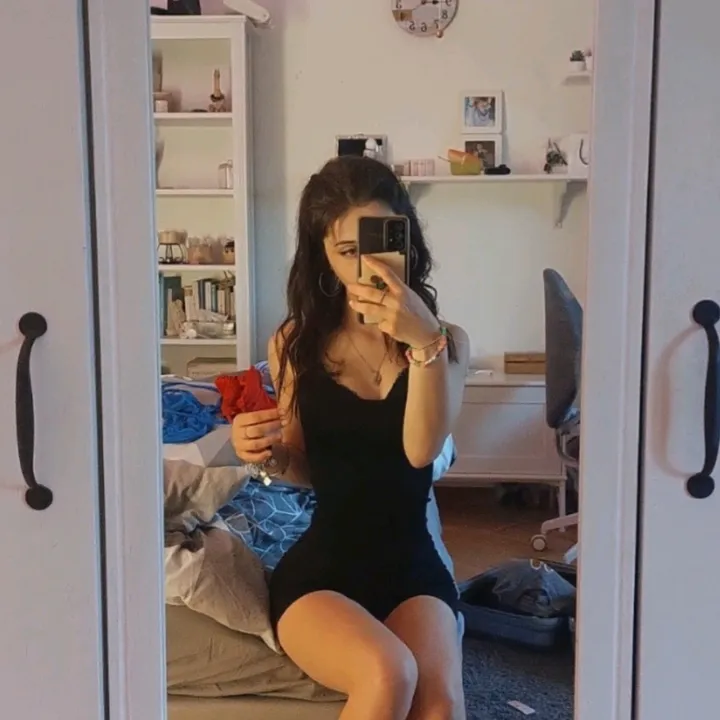 @_alemiate_