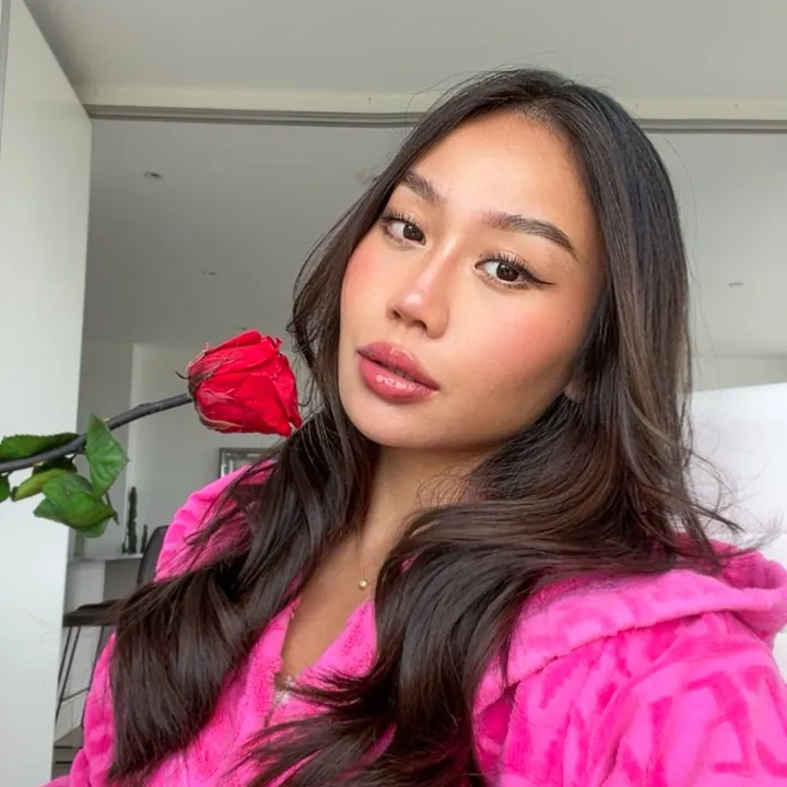 @realhannahchan