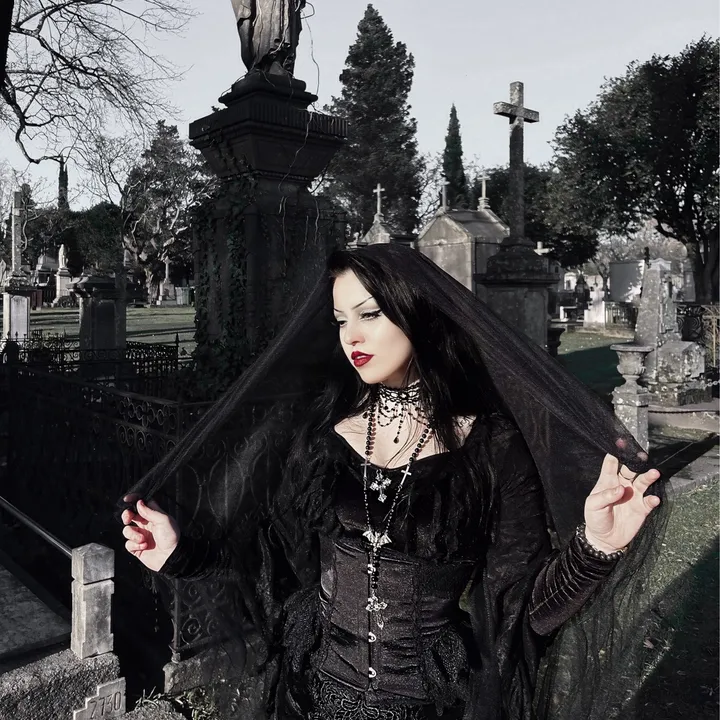veilofgraves