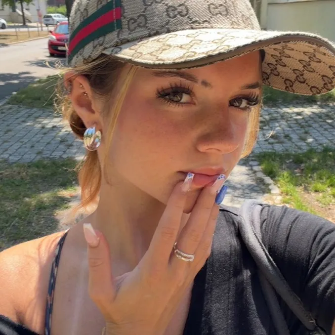 anna.j0lie