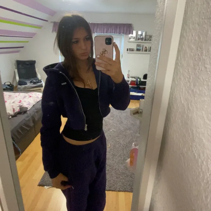@hannahschubert32