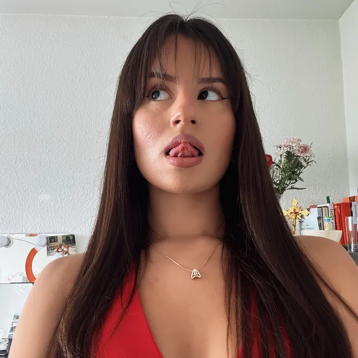 @angelafalss