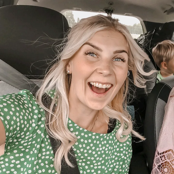 @julialaine0