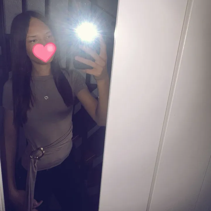 @miahueser