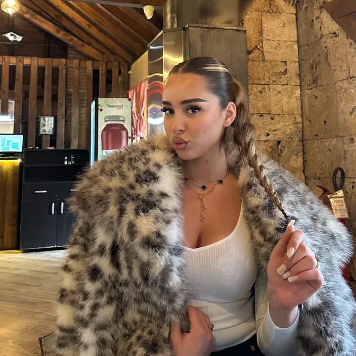 @elijona.binakajj