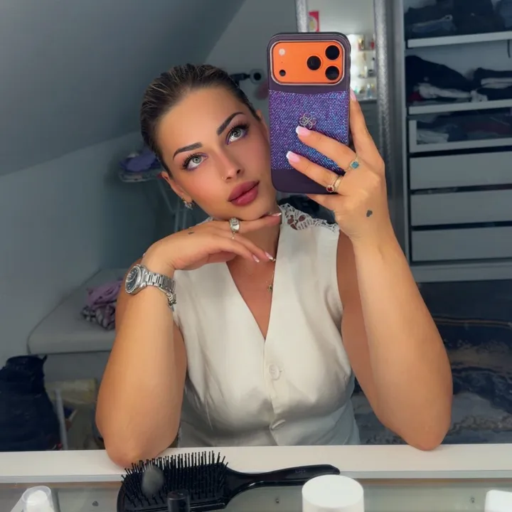 @roxanaofficial_