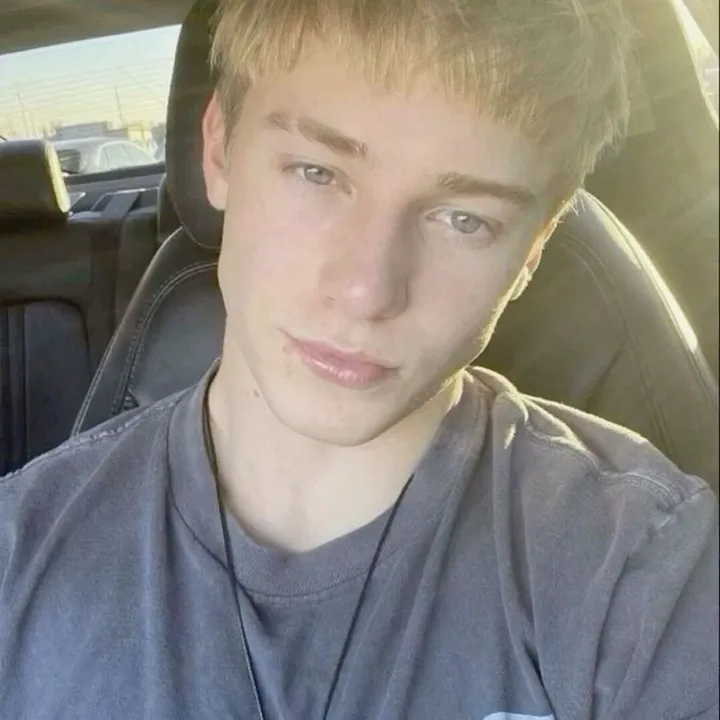 @ethan2tz