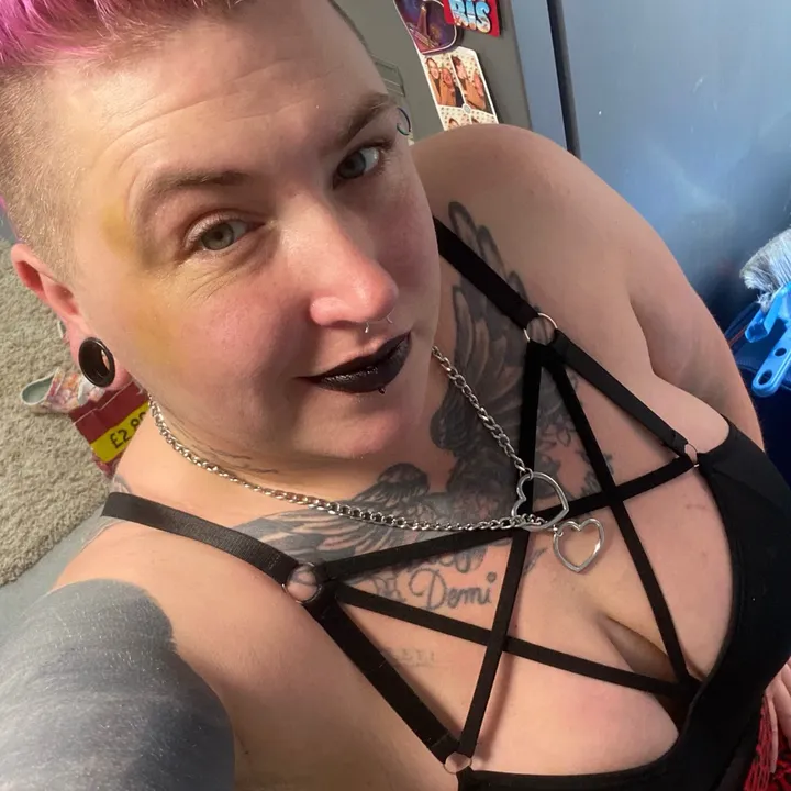 @damagedgoddess91