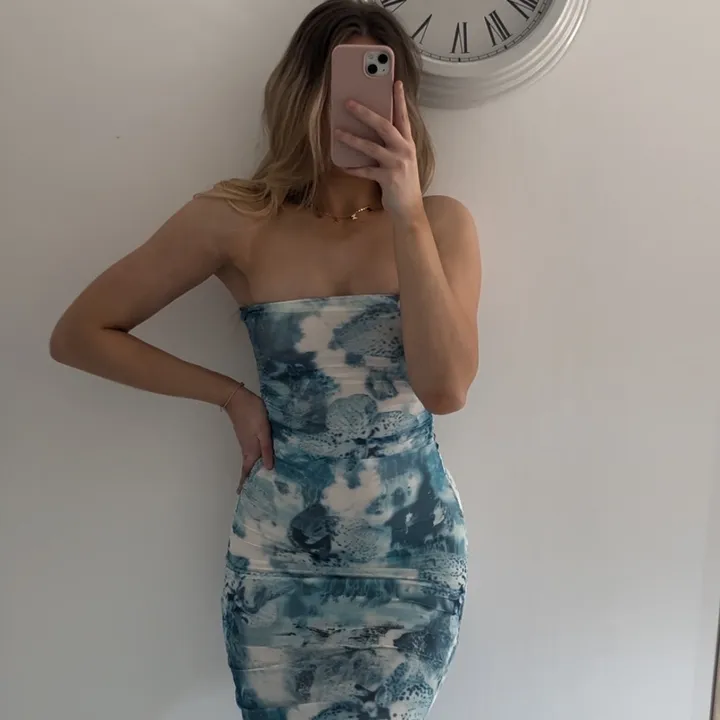 @ellieannahawkes