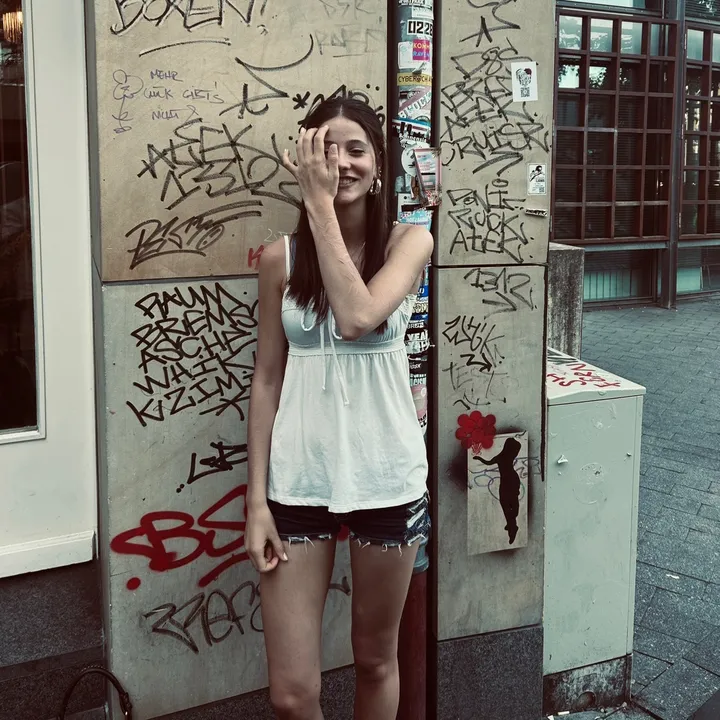 lara.bshhh