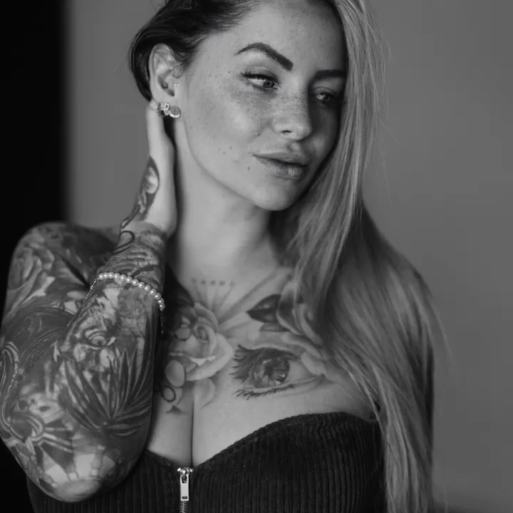 @yvonneiron