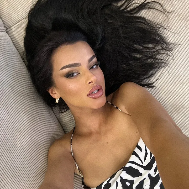 dona_hoxhaa