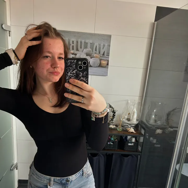 @zoe.xyx