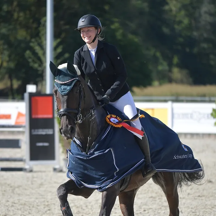 helenas_hot_horses