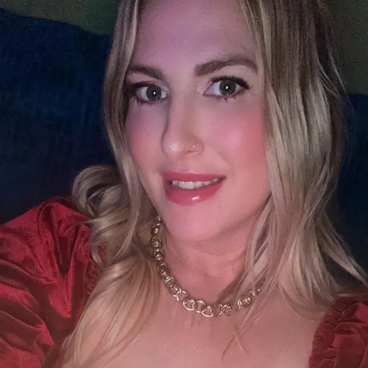 @katiestonewozyer
