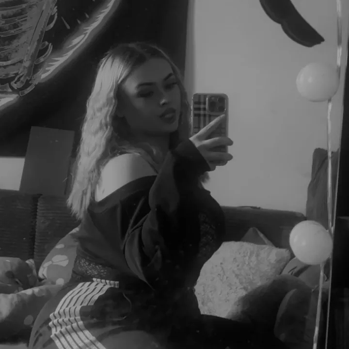 @onlyylika