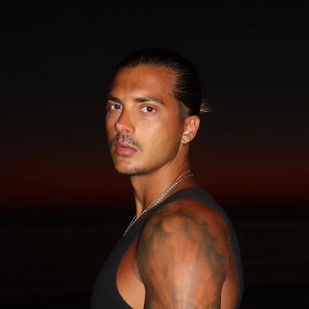 @timkuehnel