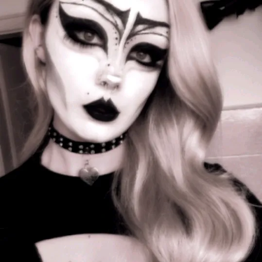 lisadeathkiss