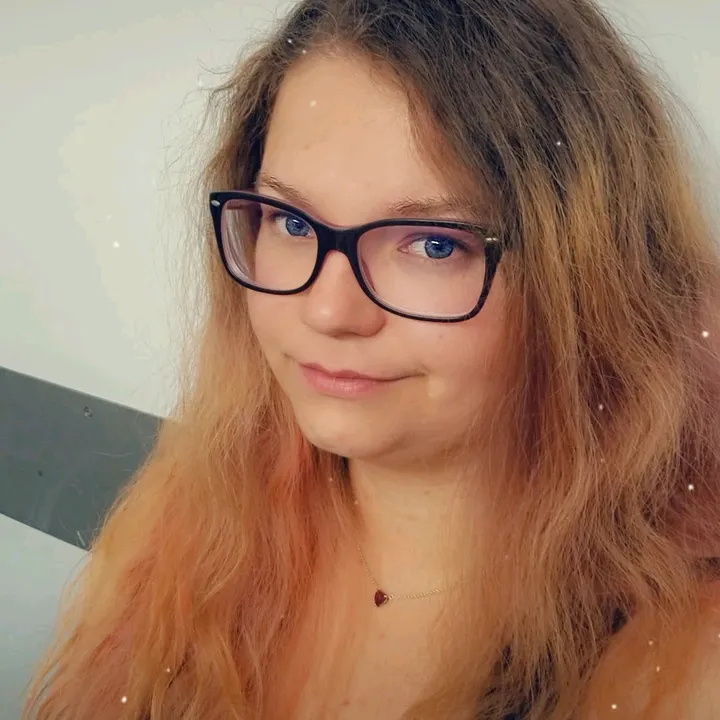 @larissa.lala