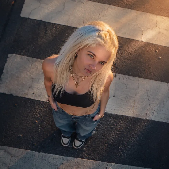 @celine_cz