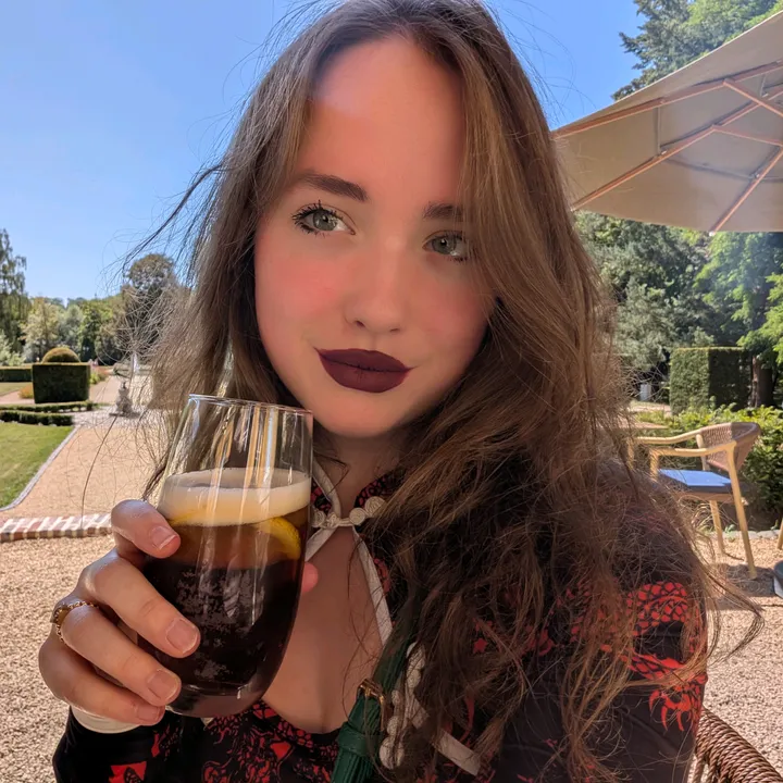 @chloe17253