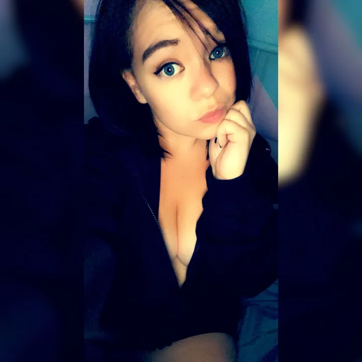 ocean_eyed_brunette91
